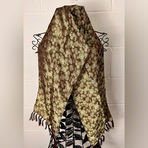 SALE🔥🔥🔥Lovely Green and Brown Floral Scarf